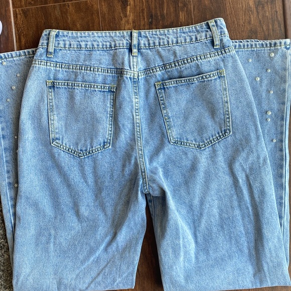 Pearl studded jeans - Picture 2 of 3